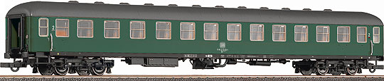 Passenger car 2nd class of express train<br /><a href='images/pictures/Roco/45863.jpg' target='_blank'>Full size image</a>